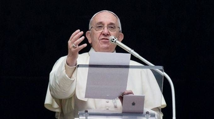 Papa pede não desperdiçar a vida como se fosse um video-jogo ou uma telenovela